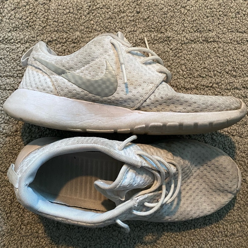 Nike Roshe Run White Sneakers